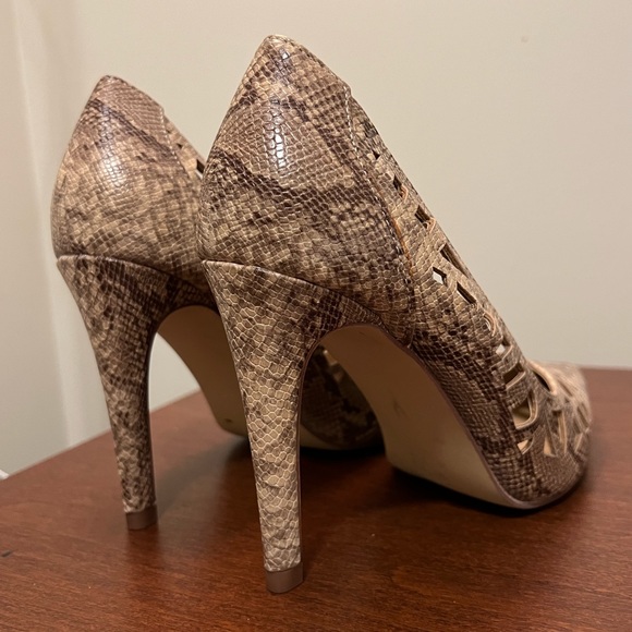 Diba Cutout Heels - Size 8.5 - Picture 4 of 6